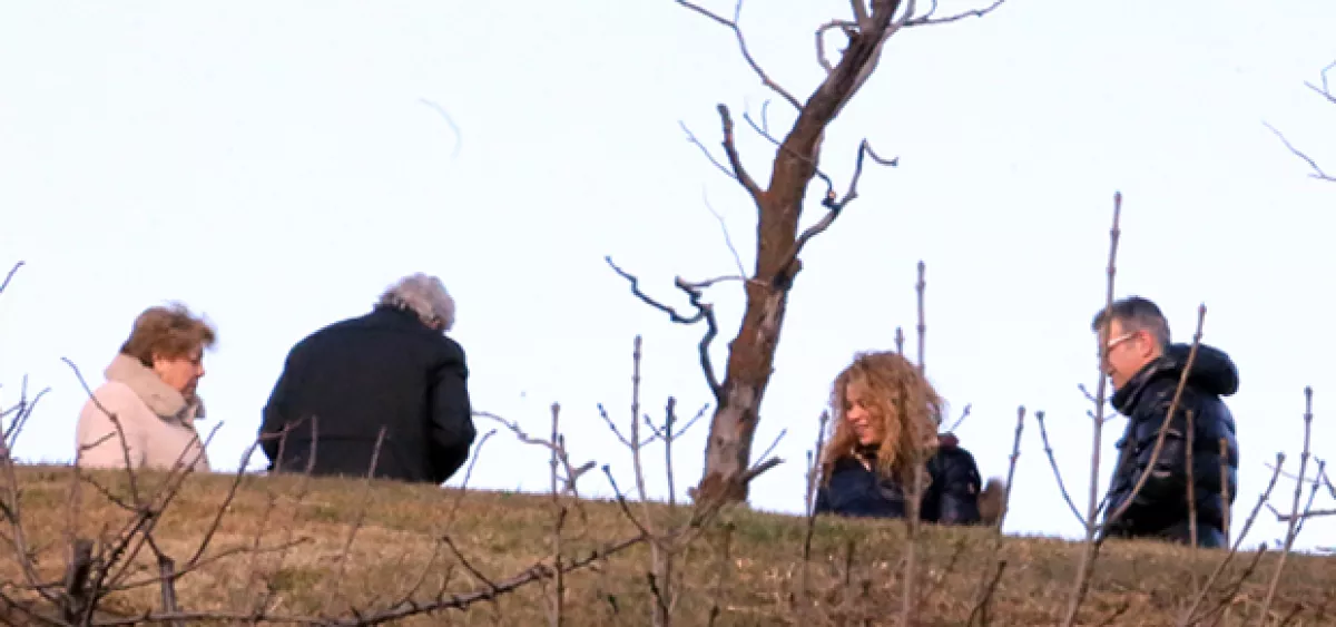 Tanto sus papás como el de Pique la acompañaron a dar un paseo con Milan.