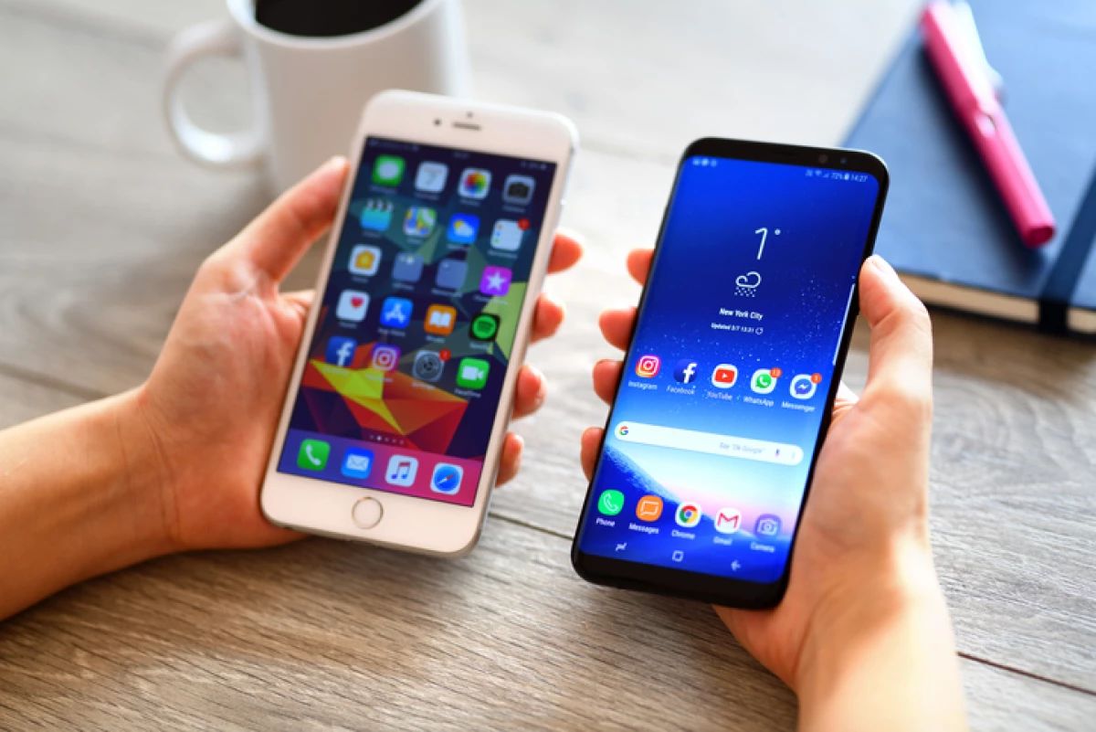 Samsung Galaxy S9 Plus and Apple iPhone 6 Plus smart phones