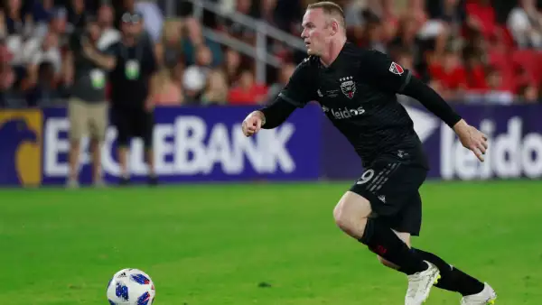 Wayne Rooney DC United defensa