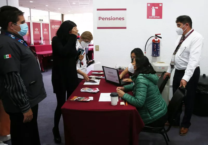 Trámites de pensiones en el ISSSTE