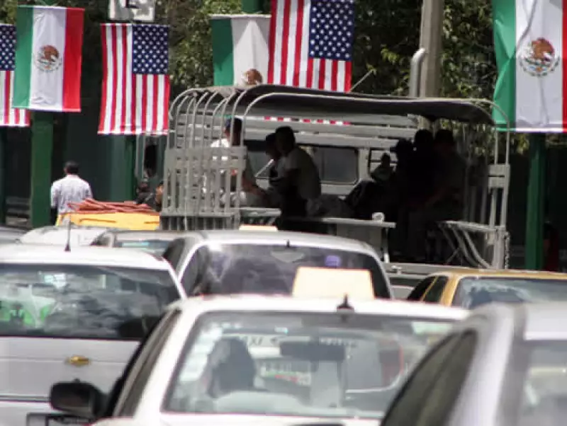 Las medidas se seguridad afectan a las zonas de Chapultepec, Polanco y Los Pinos. Las autoridades de aeronáutica civil prohibieron desde las 7:30 horas los sobrevuelos de todo tipo de helicópteros en la ciudad.