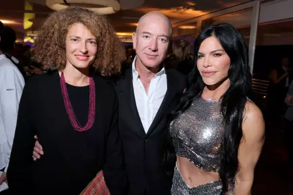 El multimillonario Jeff Bezos y su novia Lauren Sánchez