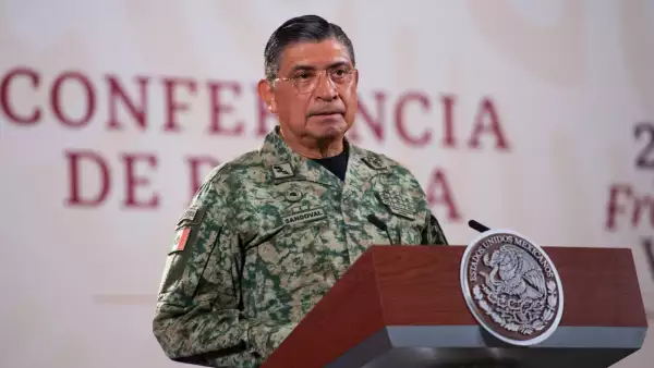 Luis Cresencio Sandoval compra de departamento.