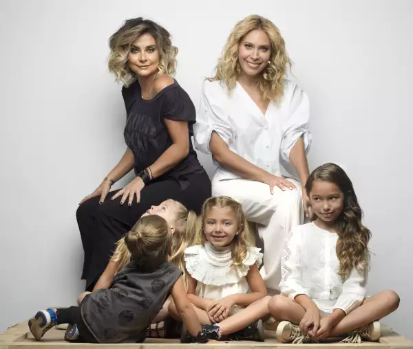 Alexia Camil con Jimena e hijas