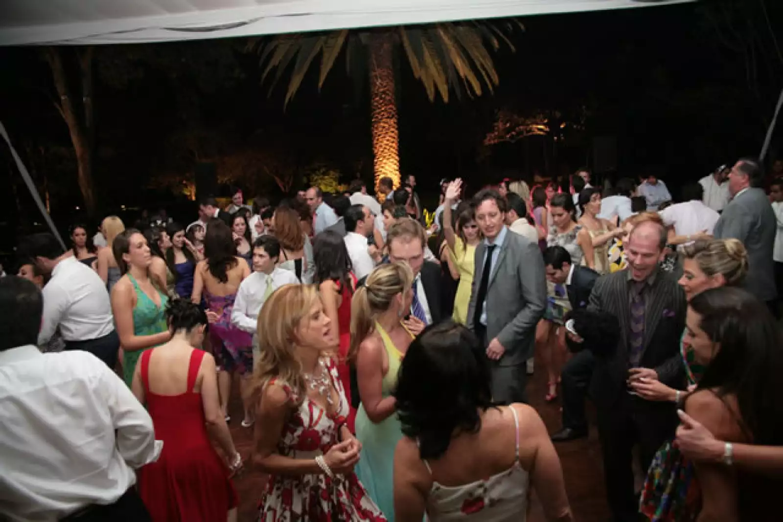 Boda en Cuernavaca de Barbara Deschamps y Manuel Tamayo