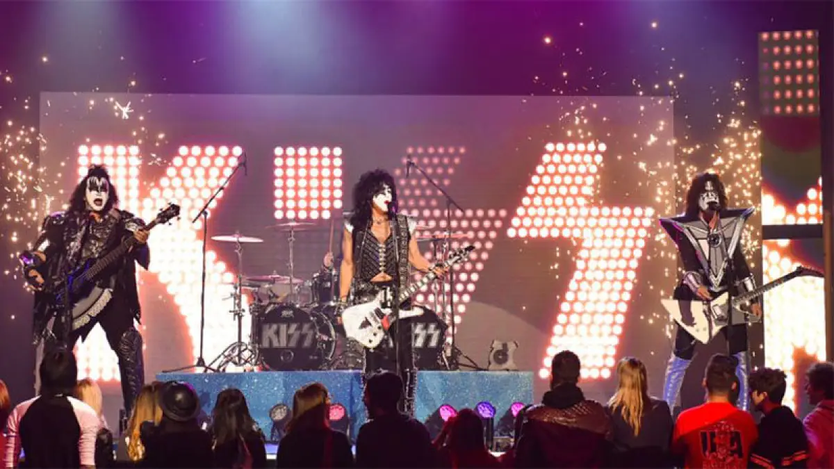 Kiss