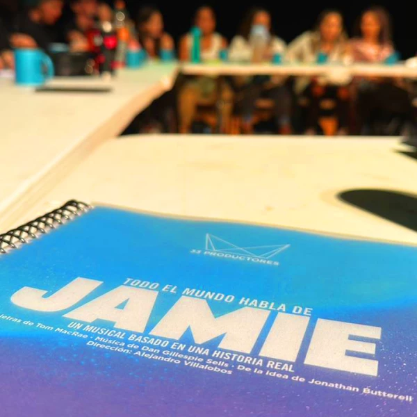teatro_todo_el_mundo_habla_de_jamie.jpg