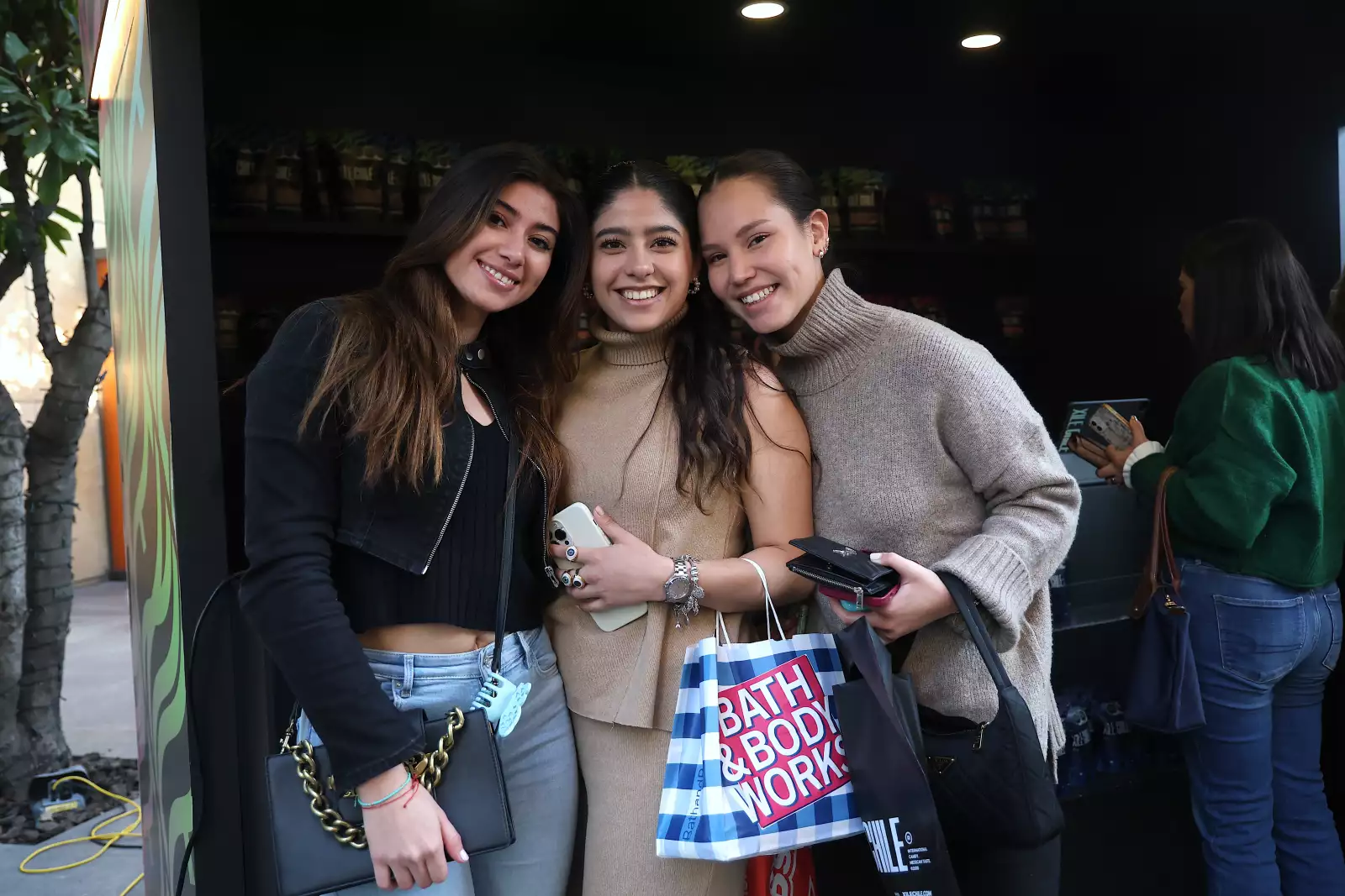 Ximena Santistevan , Mariana Carranza y Paula Ávila 