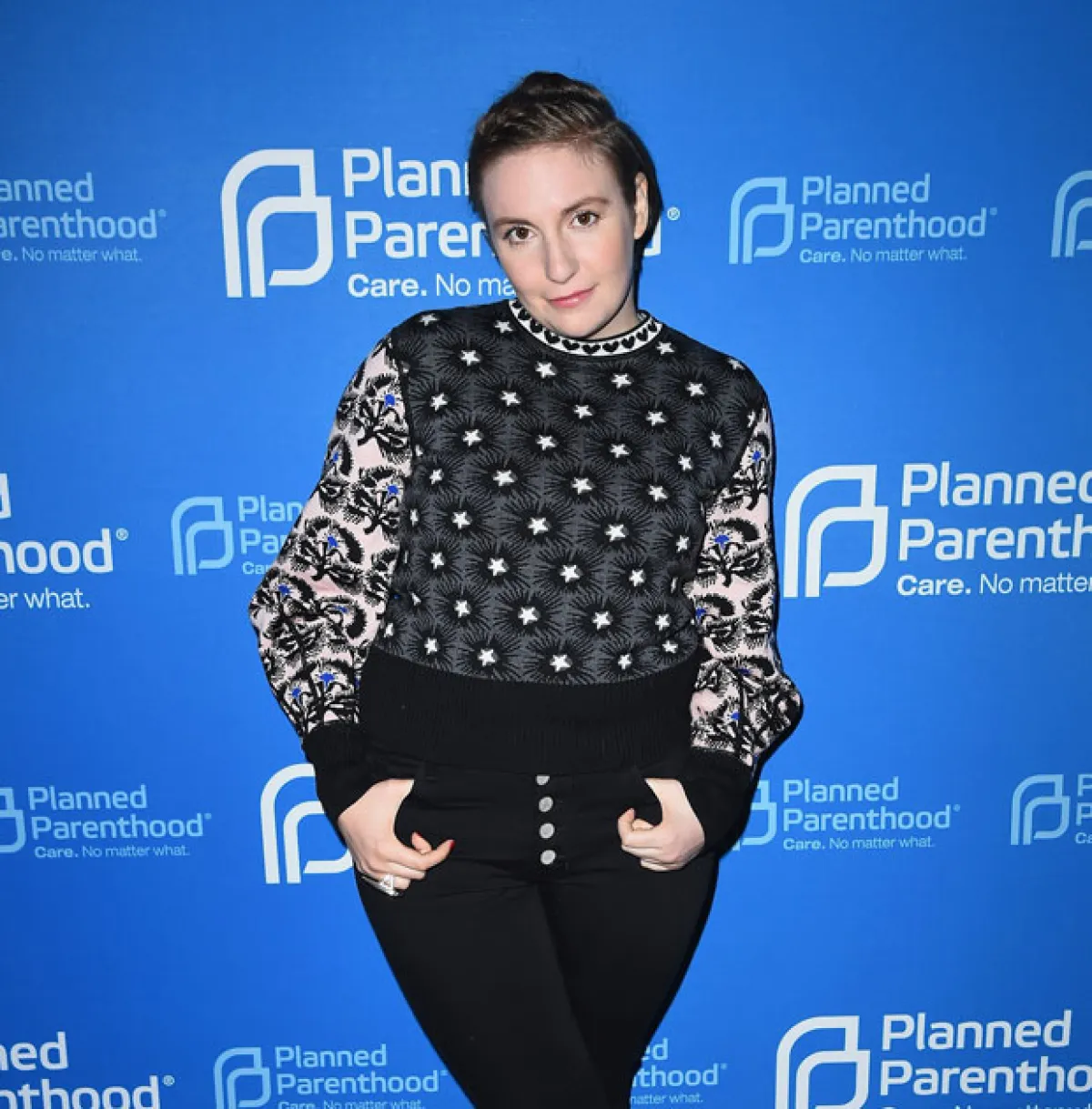 Lena Dunham no dejó del todo Twitter, pues tan solo borró la app de su celular.