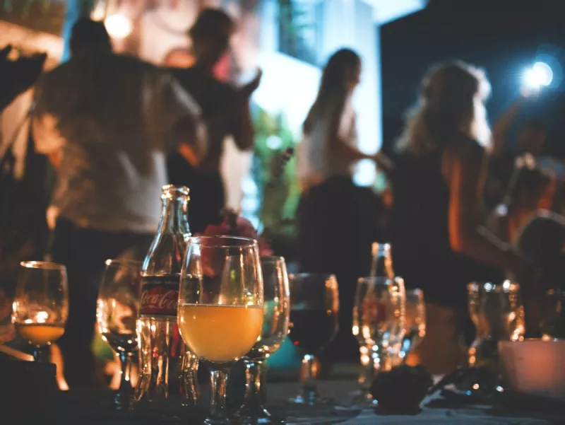 El precopeo en Tulum de noche