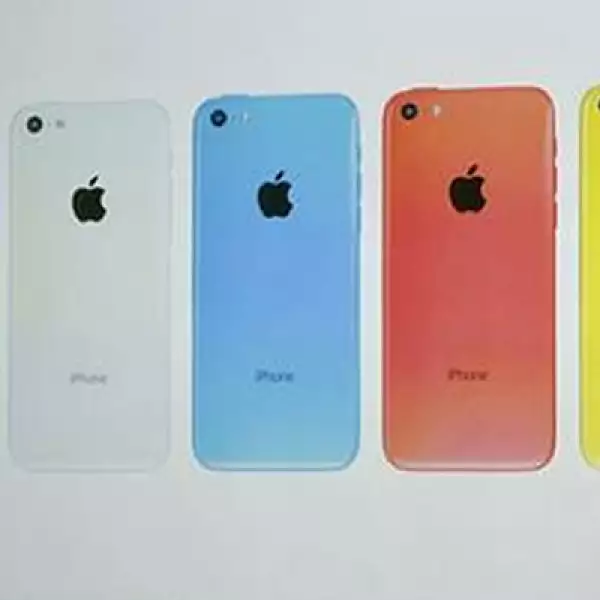 Apple lanzó el iPhone 5C, un modelo de gama baja que venderá en colores verde, blanco, azul, rojo y amarillo desde 99 dólares.