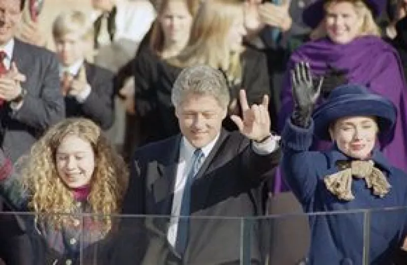 Malia y Sasha se están acostumbrando a la vida en su nueva residencia, pero no han sido las únicas que han disfrutado del cuento de hadas dentro de la mansión.