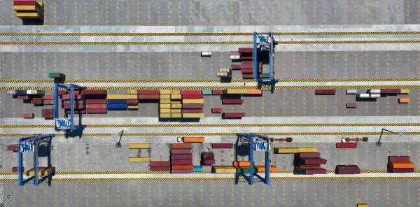 Vista aérea del patio de contenedores de la nueva terminal de Grupo CICE.jpg