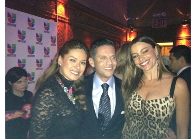 Galilea posó con Sofía Vergara en la fiesta de Univisión.
