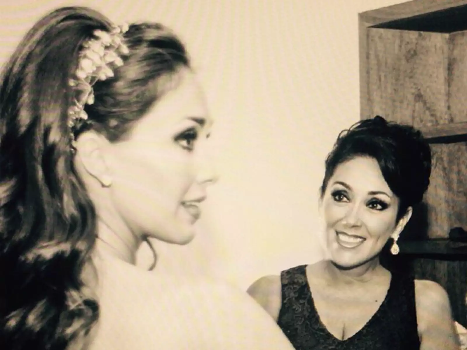 Anahií y su madre el día de su boda