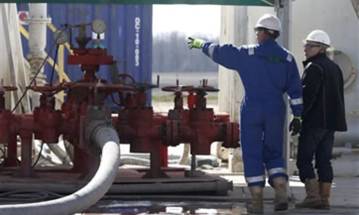 El petróleo no convencional es responsable por cerca de 2 millones de barriles por día de la producción estadounidense en el 2012. (Foto: AP)