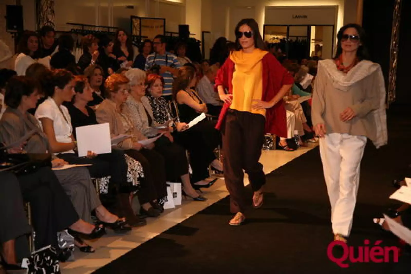 Aspecto. desfile Saks