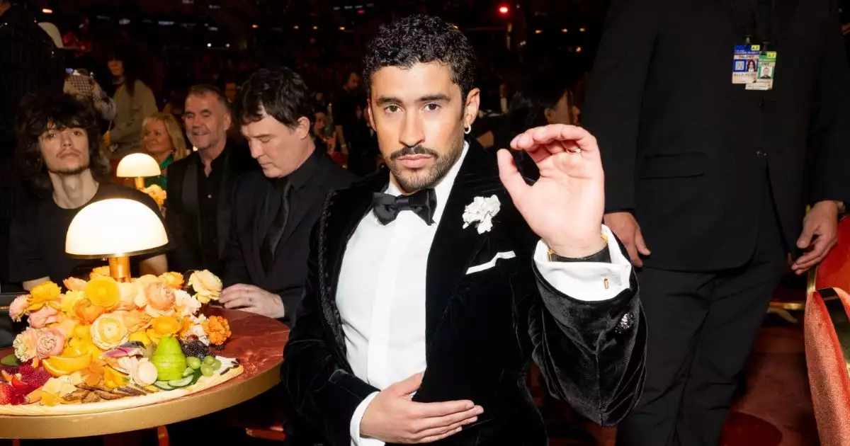 Bad-Bunny-mano-abdomen