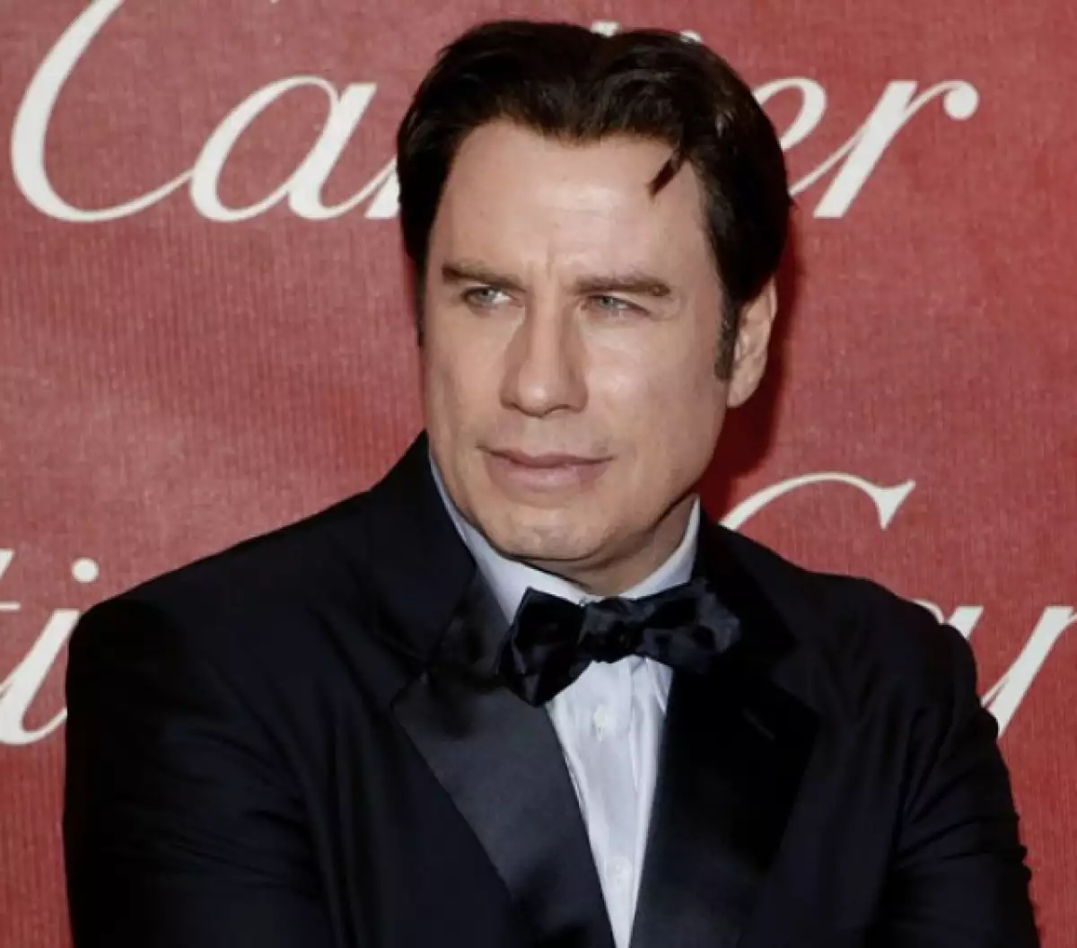 Las autoridades de las Bahamas detuvieron a un legislador y a un paramédico que presuntamente planeaban extorsionar dinero al actor John Travolta tras la muerte de su hijo, indicó el viernes la policía.
