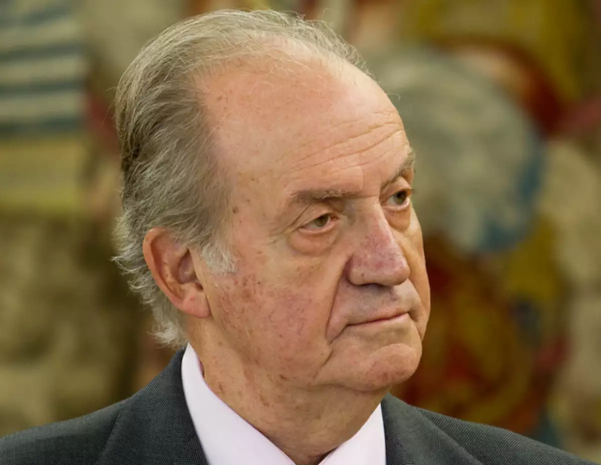 El monarca español fue intervenido quirúrgicamente luego de que sufriera una caída el viernes mientras se encontraba de visita en África.