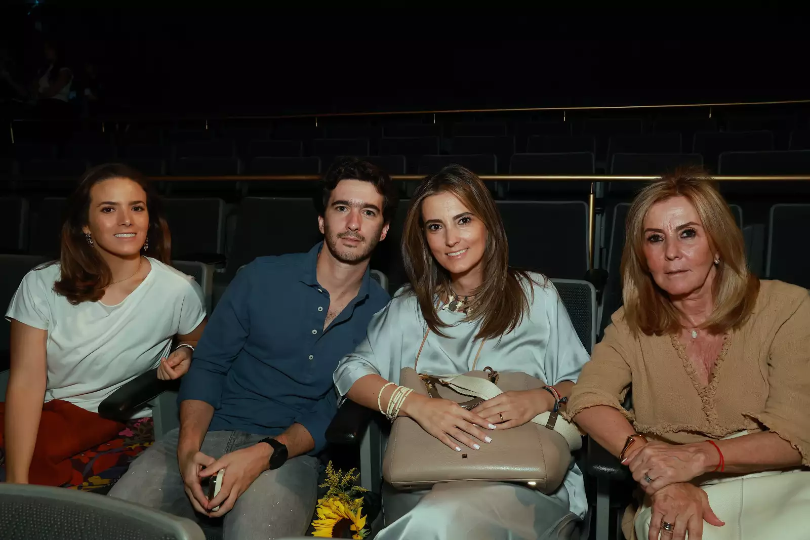 María José Echenique , José Ángel y Marina Sanfeliz con Mari