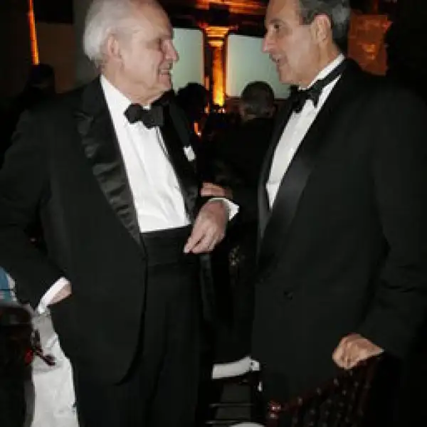 Lorenzo Servitje, Alexis Rovzar