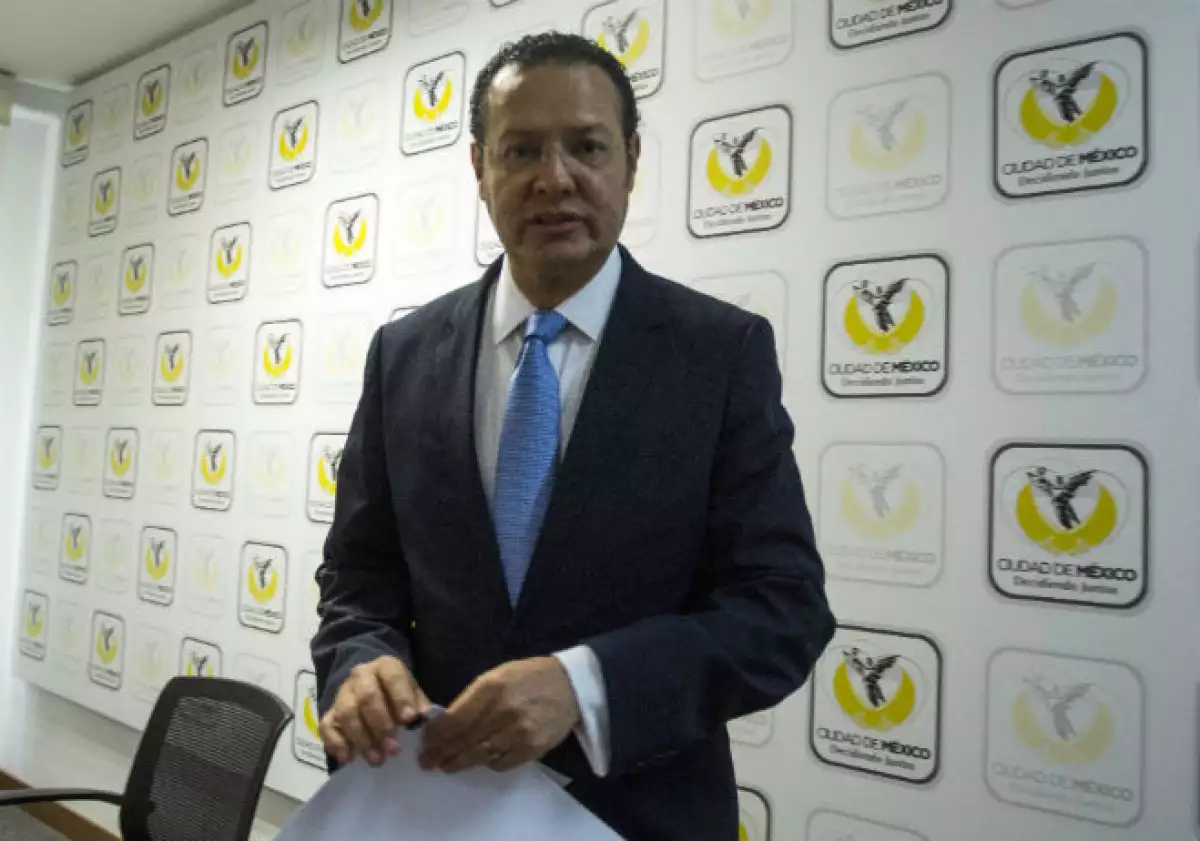 Alfredo Hern�ndez Conferencia L�nea 12