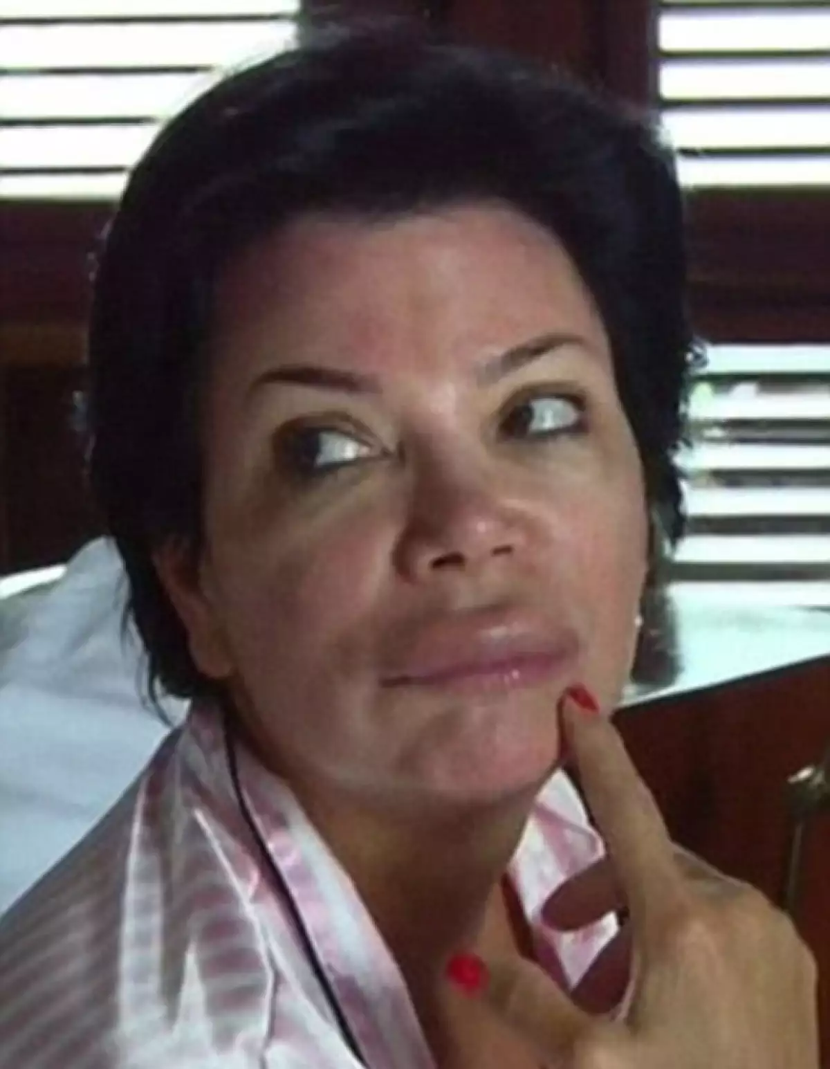 Ahora, a su regreso de St. Barts, nuevamente fue picada por un insecto, y su misteriosa alergia retornó. Cancelando su participación en el show Bachelors in Paradise.