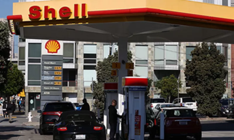 Los precios de la gasolina en EU registraron un alza del 3.3%. (Foto: Getty Images)