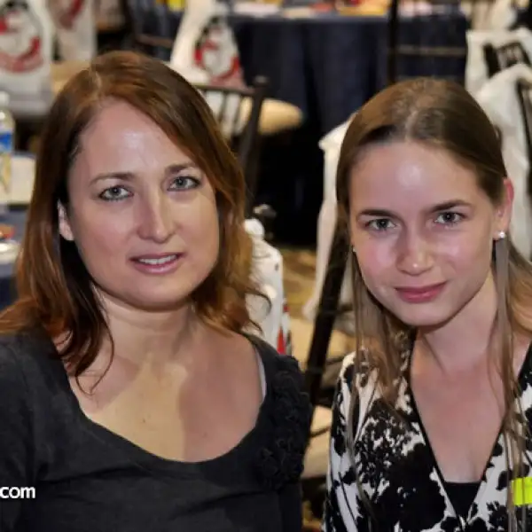 Laura Garza de Dillon y Mariana de Martínez