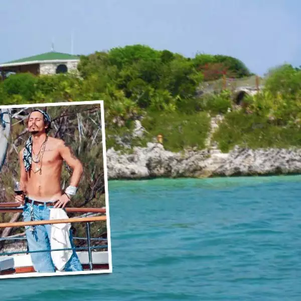 Johnny Depp también se preocupa por el medio ambiente y por ello compró una casa en Las Bahamas para incorporar lo último en tecnología ecológica: producción de hidrógeno mediante energía solar.