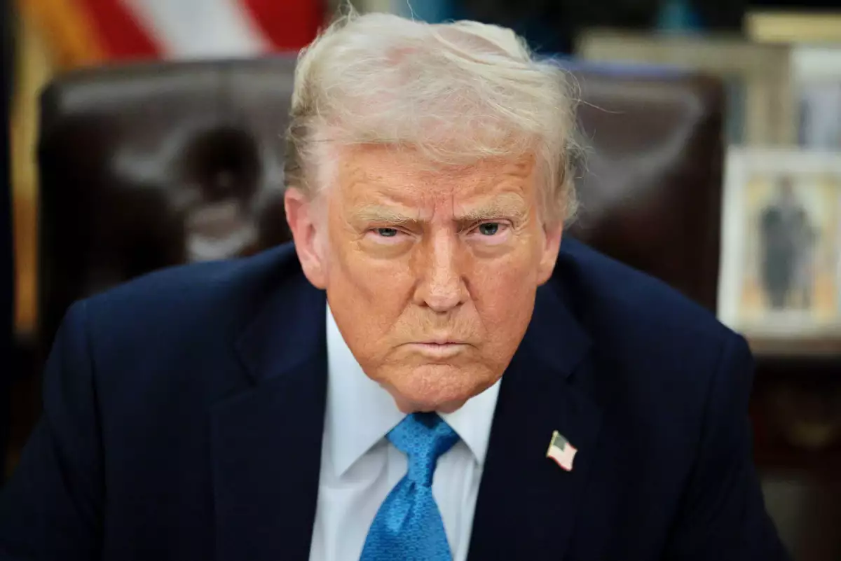 Trump habla con presidentes ejecutivos de GM y Ford sobre retraso en aranceles