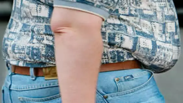 Hace 10 años sólo había en el país una talla extra grande, actualmente los fabricantes ofrecen cuatro tallas para personas obesas. (Foto: AP)