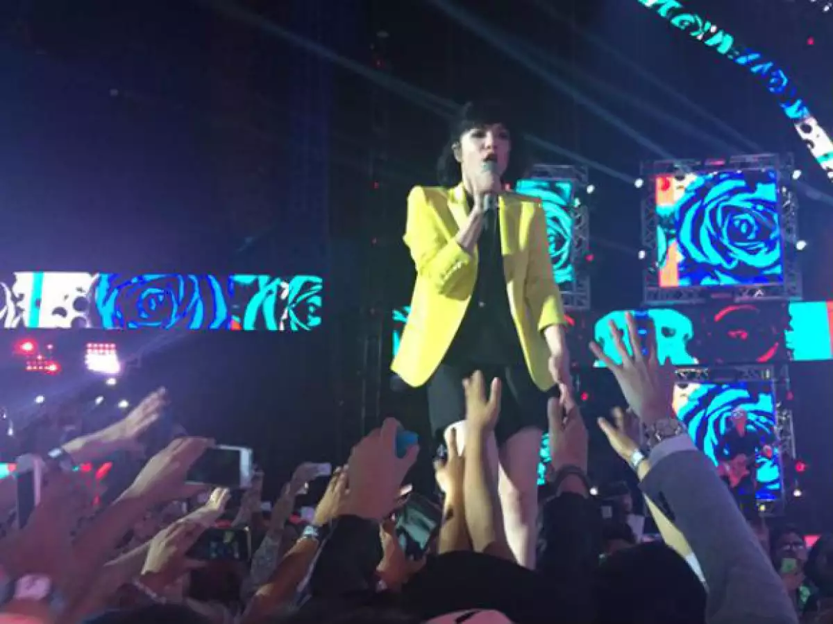 Carly Rae Jepsen llenó de pop bailable el recinto.