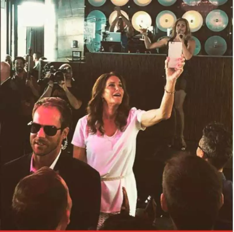 La ex pareja de Kris Jenner celebró, junto a la comunidad LGBT, la histórica decisión de la Corte Suprema estadounidense de legalizar el matrimonio entre personas del mismo sexo.