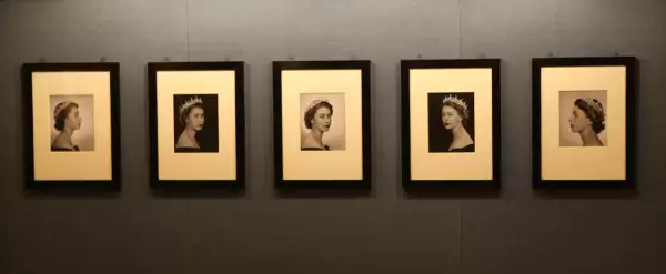 The Queen: Portraits of a Monach exhibition