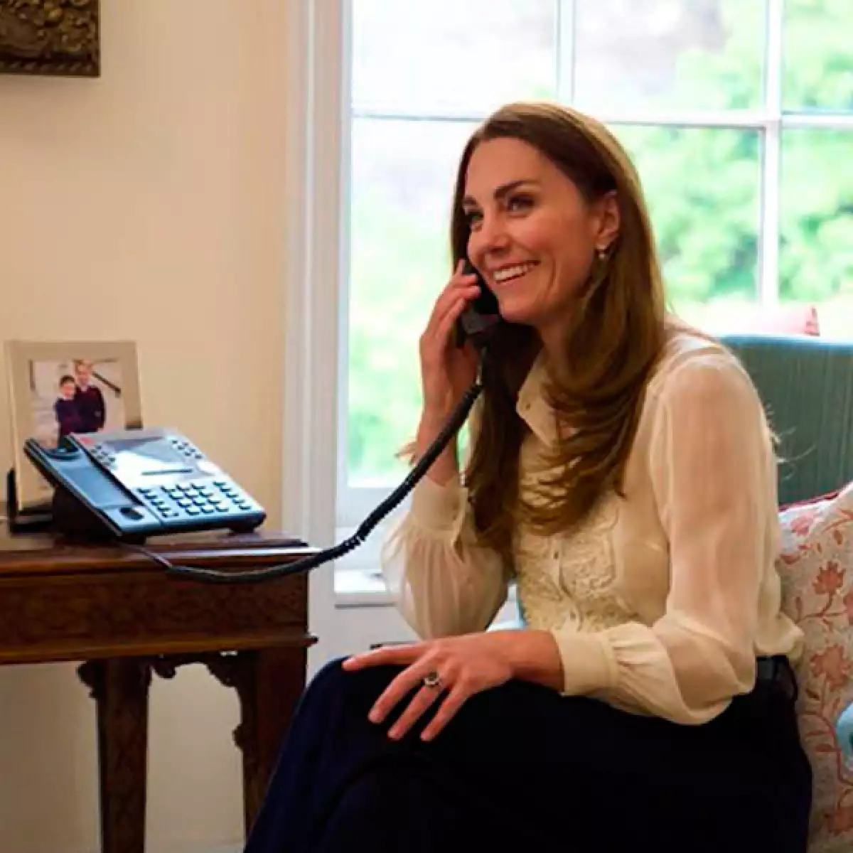kate-middleton-canal-youtube-video-blusa-a.jpg