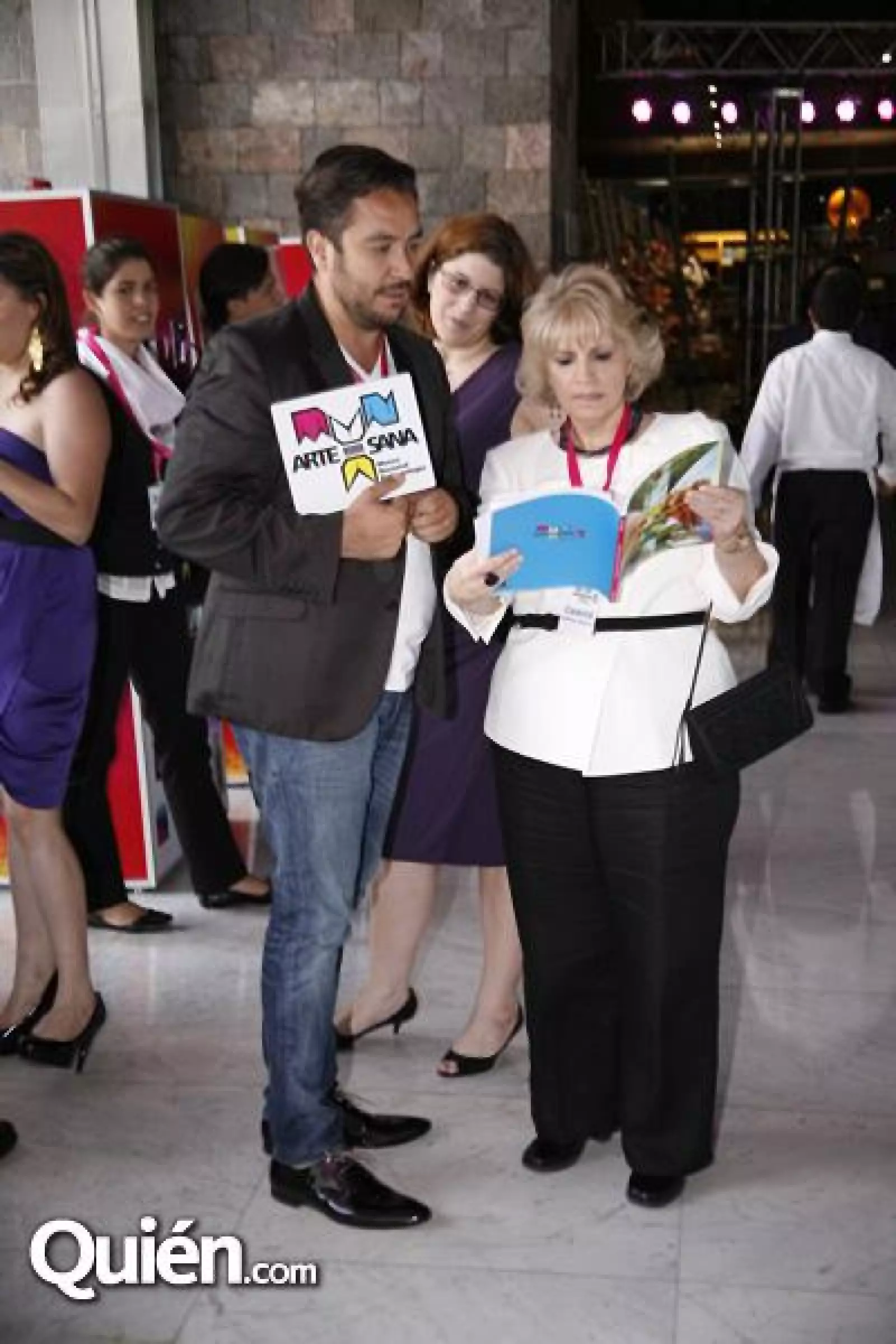 Juan Carlos Campos,Madeleine Bremond