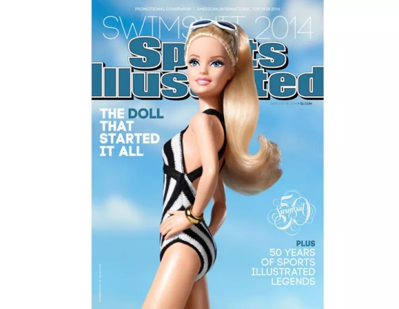 Este año Sports Illustrated decidió poner en su portada de 50 aniversario a la famosa muñeca posando en traje de baño, aunque se había dicho que sería la modelo Emily Ratajkowski, la estelar.