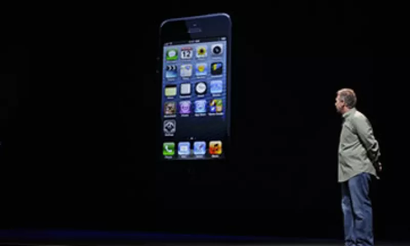 La firma dirigida por Tim Cook podría incluir tecnología de reconocimiento digital, lo que eliminaría el uso de contraseñas. (Foto: Archivo)