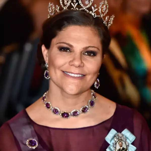 Visiblemente su embarazo ya está muy avanzado, siendo este fruto de su matrimonio con el príncipe Daniel de Suecia.