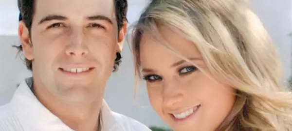 Ya no están juntos y cada quién tiene otra pareja. Mane anda con Maite Perroni y Vanessa con Juan Fernández, con quien se casará.