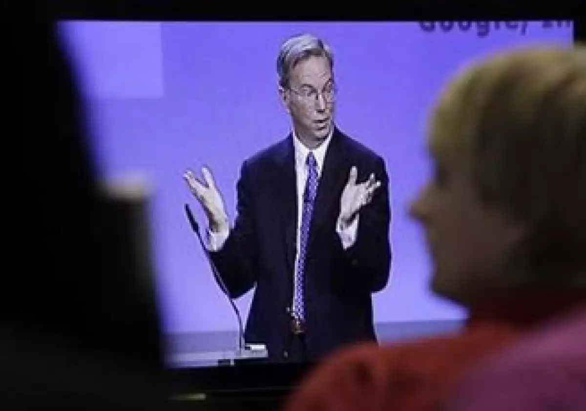 El CEO de Google, Eric Schimdt, dijo que la firma permitirá una exploración total en Internet de forma gratuita. (Foto: Reuters)