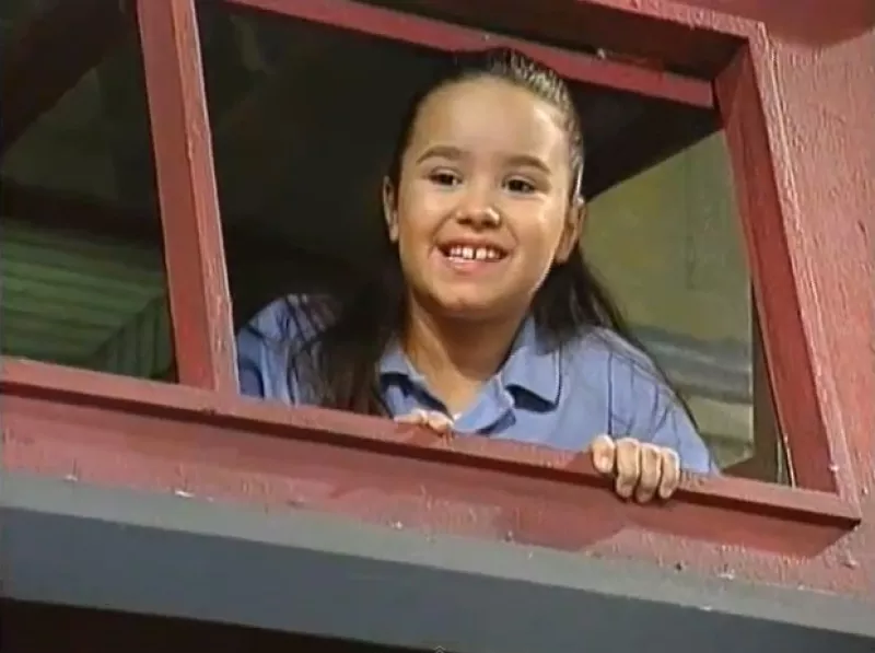 Cantante, actriz y empresaria: la joven artista cumple 23 años hoy y recordamos cómo la hemos visto crecer desde su etapa en televisión hasta sus videos llenos de sexytud.