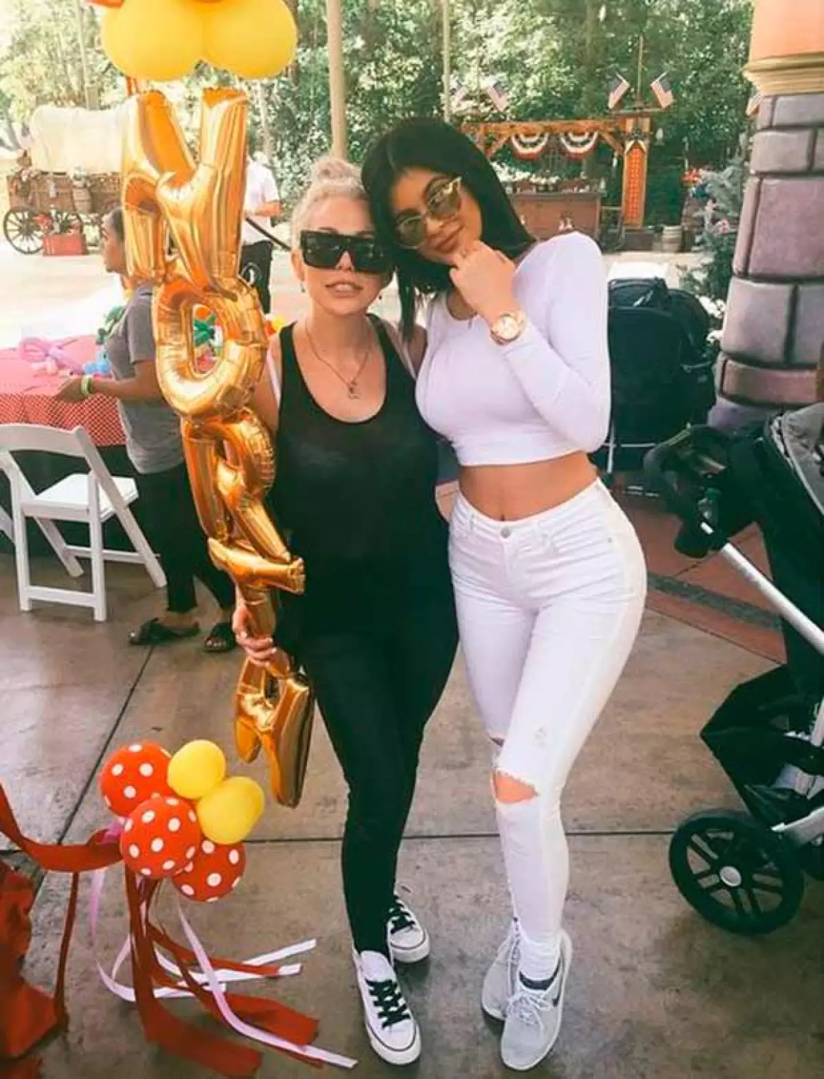 Kylie Jenner y algunos de sus amigos estuvieron presentes en la celebración de su sobrina.