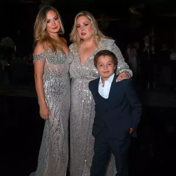 Vanessa, Lizbeth e Íker Cota