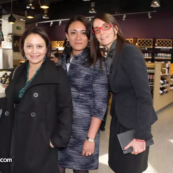 Nayeli Hernandez,Candy Rios y Carmen Ramirez