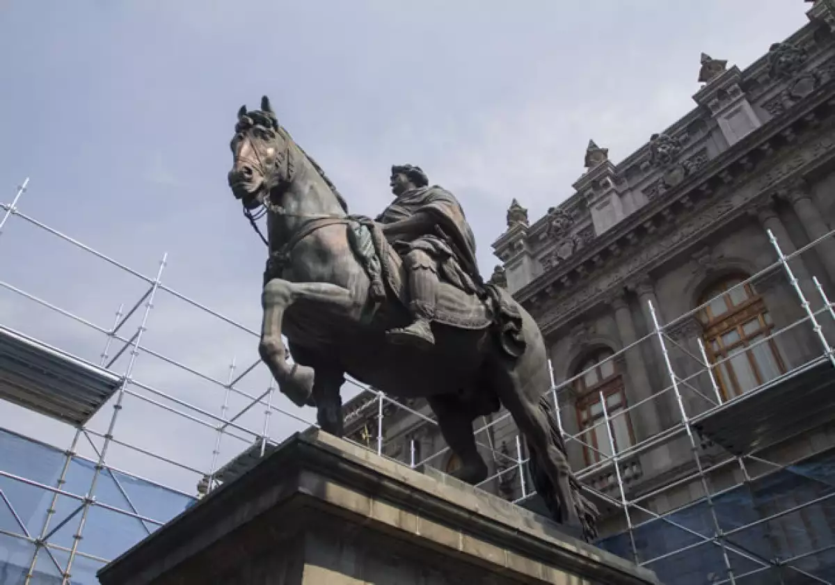 El Caballito Manuel Tolsá