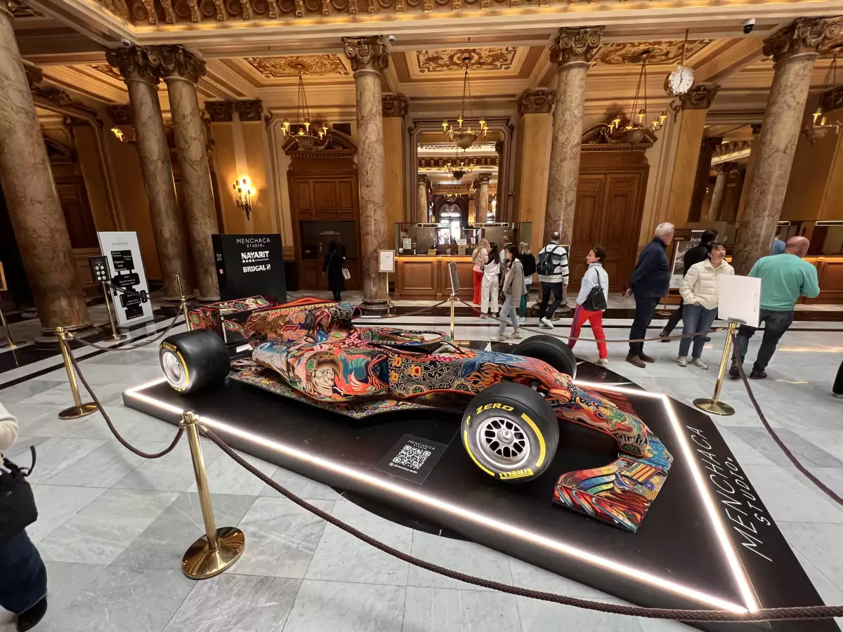 Menchaca Studio presentó diferentes piezas del arte huichol en Mónaco y Milán