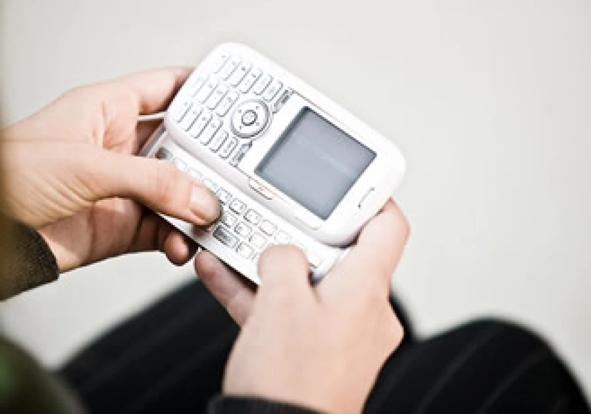 Los estadounidenses se han solidarizado con las víctimas del terremoto en Haití a través de sus teléfonos móviles. (Foto: Jupiter Images)